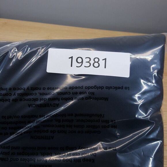 RTA Sweatshirt Mens Medium Black Pullover Crew Logo CHARLES in GOTHIC $170 - Picture 12 of 12